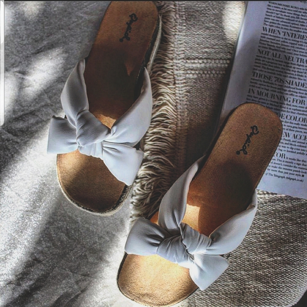 🚨FEW PAIRS LEFT// White platform Sandal - Picture 8 of 8